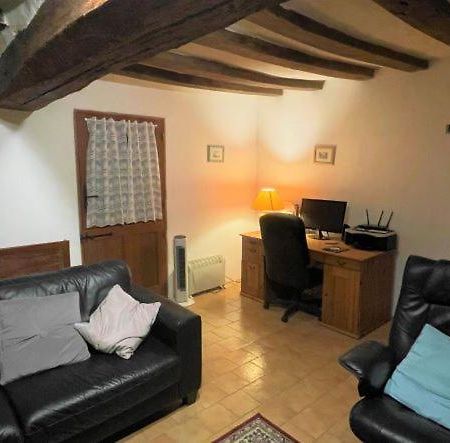 La Maison Tournesol - 3 Bedroom House With Large Garden Near Saumur Saint-Martin-de-la-Place Exterior photo