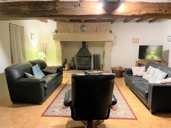 La Maison Tournesol - 3 Bedroom House With Large Garden Near Saumur Saint-Martin-de-la-Place Exterior photo