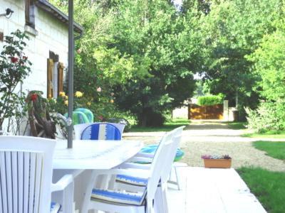 La Maison Tournesol - 3 Bedroom House With Large Garden Near Saumur Saint-Martin-de-la-Place Exterior photo